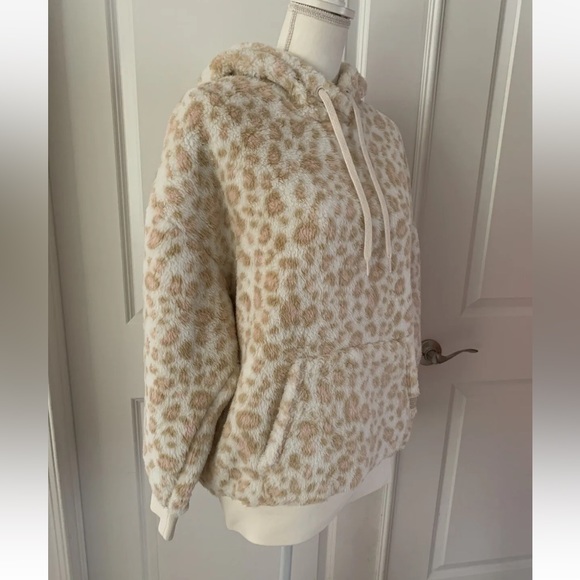 UGG Lora Sherpa Hoodie. Size M. MSRP $98 - Picture 13 of 16